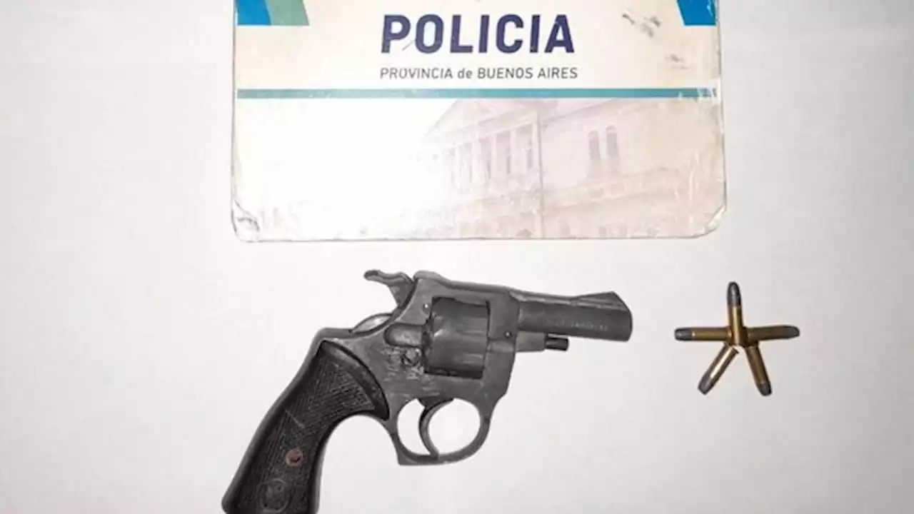 Un chico de 8 años llevó un arma a la escuela con municiones