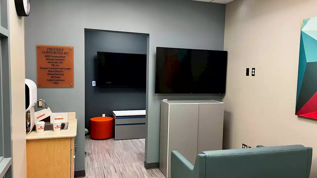 Foundations open new teen lounge at Diamond Children's hospital