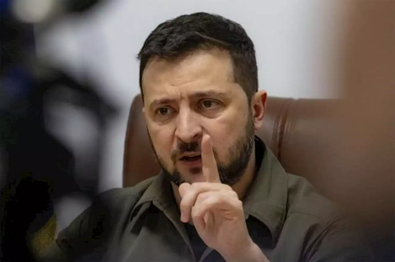 الرئيس الأوكراني يأمر بإنهاء سفر الروس إلى بلاده بدون تأشيرة