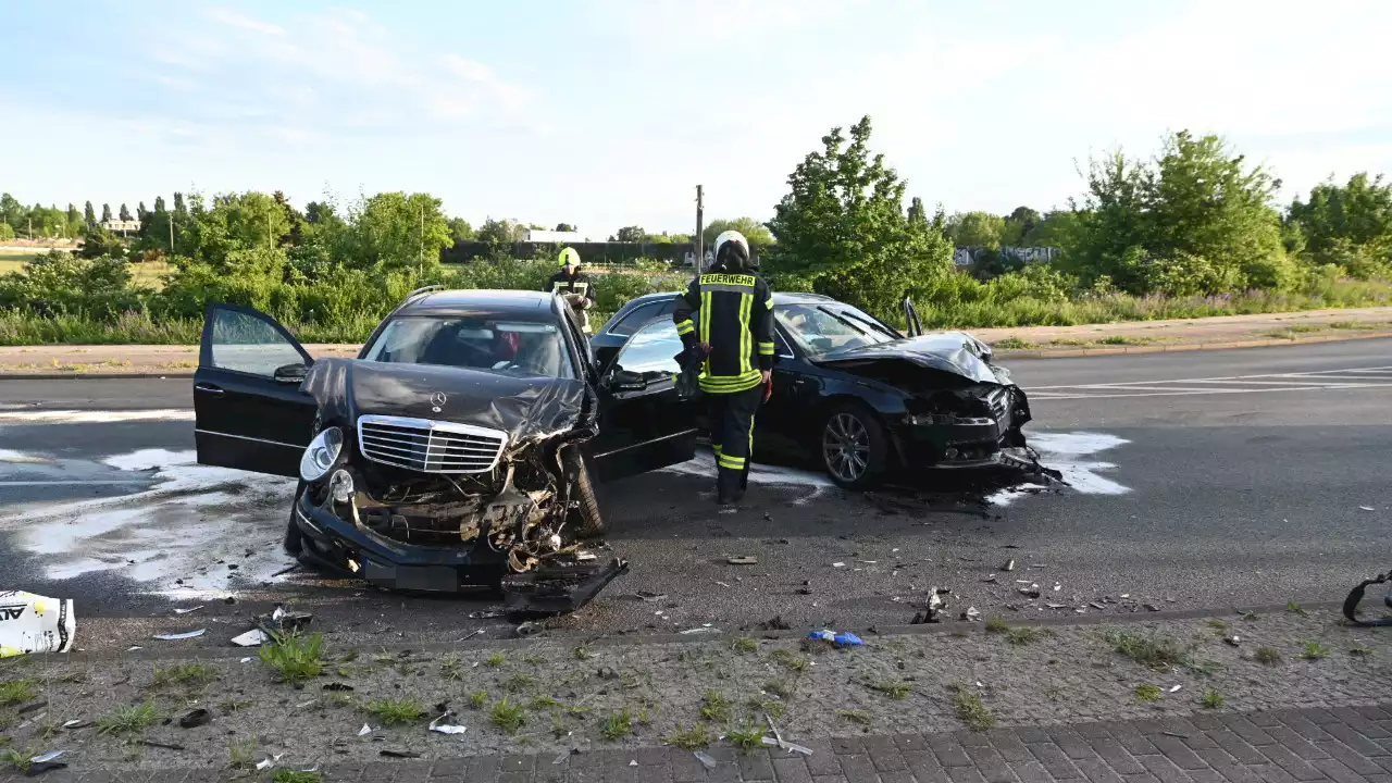 Fünf Verletzte nach heftigem Crash in Berlin-Treptow