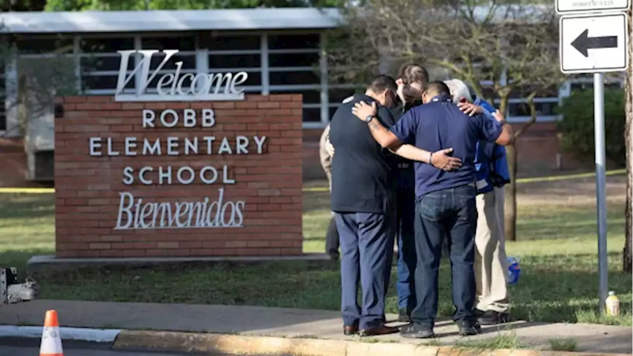 Texas schoolchildren killed in shooting were all in same classroom, official says | CBC News