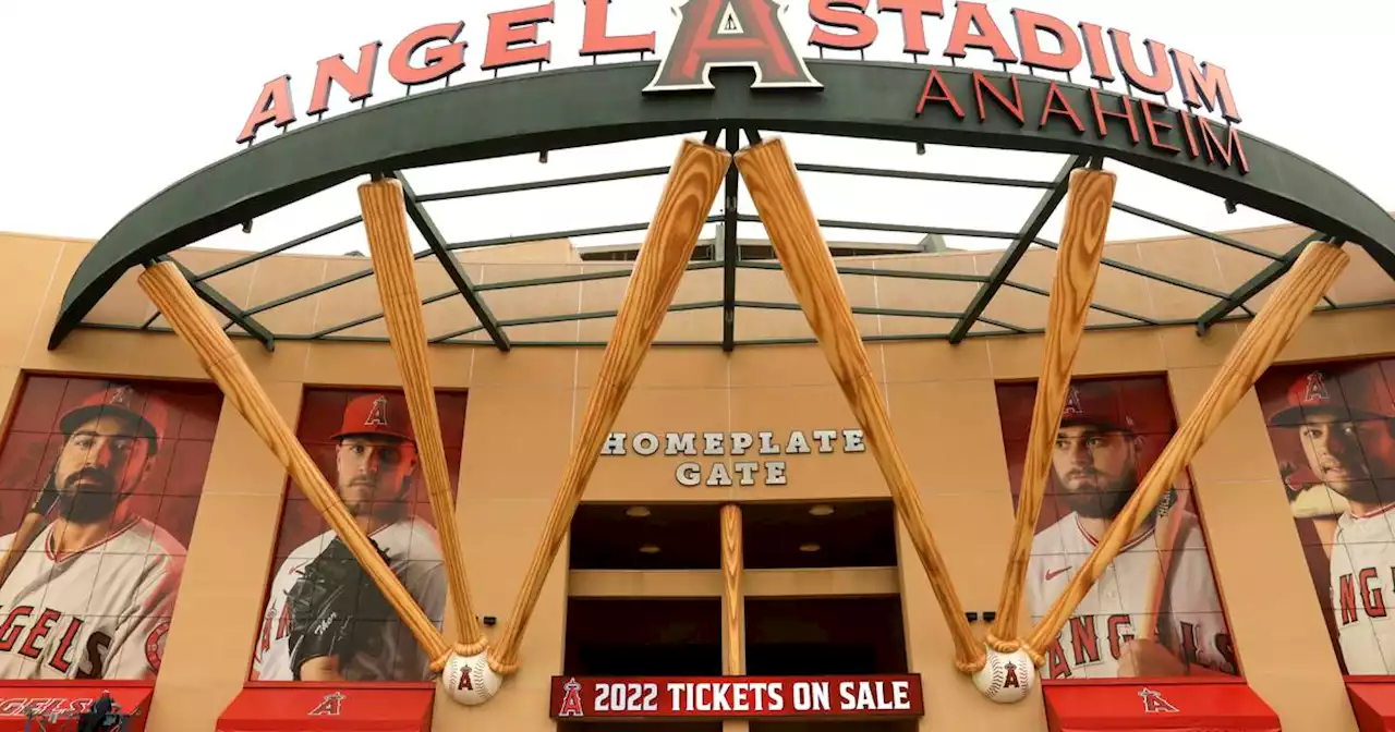 Anaheim City Council votes unanimously to void Angel Stadium sale