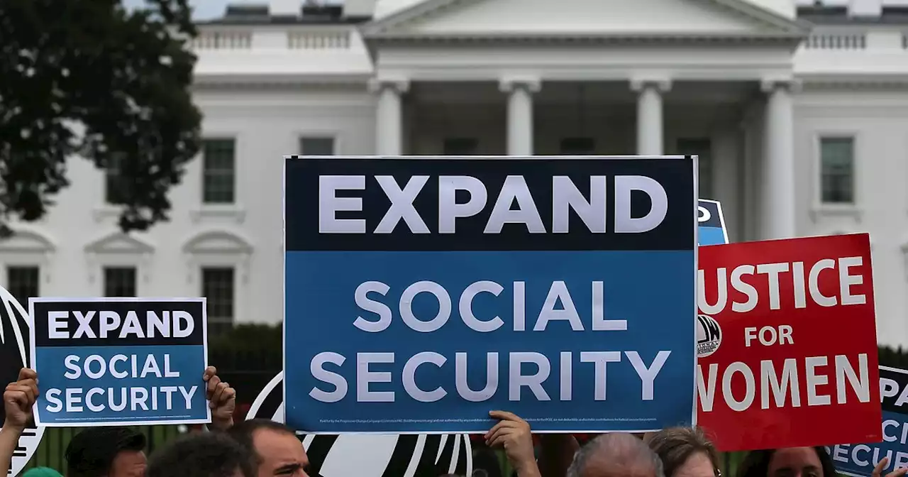 House Dems to Pelosi: Hold Vote for Bill Expanding Social Security