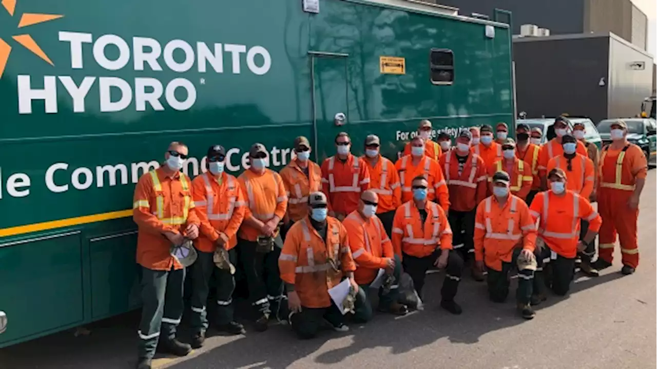 Toronto sends hydro crews to help Ottawa restore power following storm