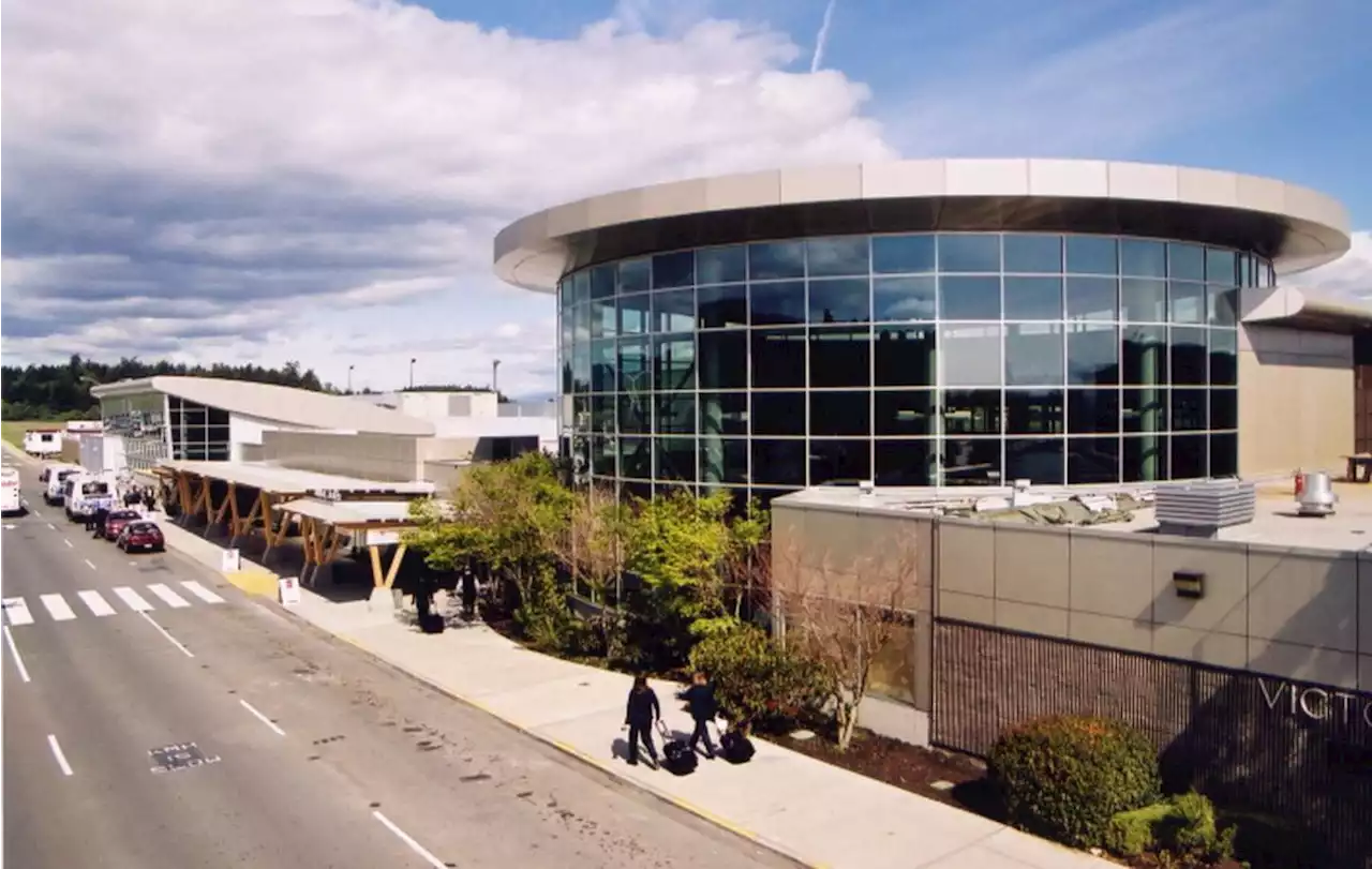 Victoria airport closes to commercial flights as RCMP respond to ‘threat’