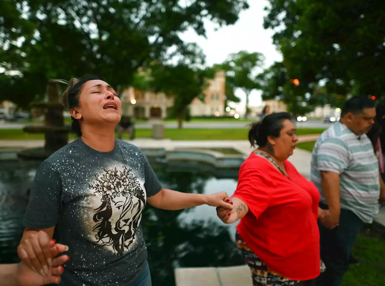 Gunman kills 19 children in Texas school rampage