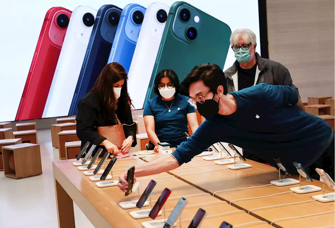 Apple Discourages Retail Employees From Joining Unions in Internal Video