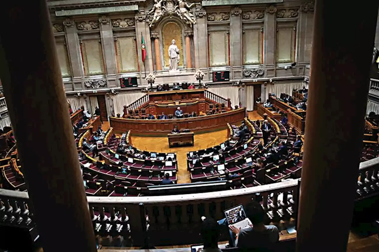 Segundo dia de discussão do OE 2022 'quente' com 'farpas' à esquerda e à direita
