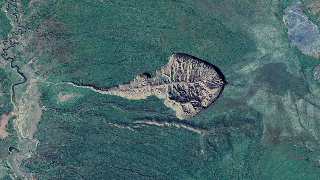 Massive ‘mouth to hell’ crater in Russia swallows everything around as it grows