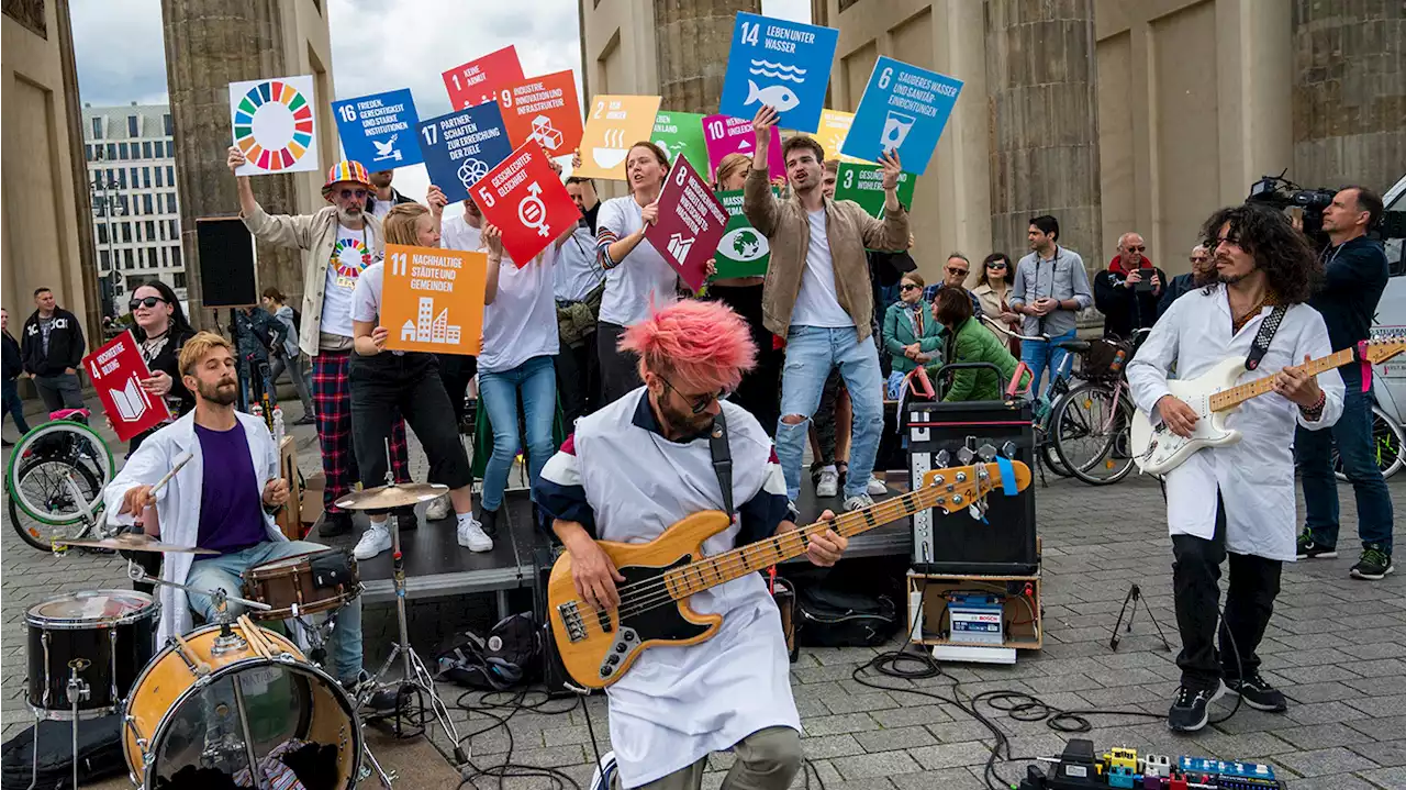 Mit Comedy gegen den Klimawandel - B.Z. – Die Stimme Berlins