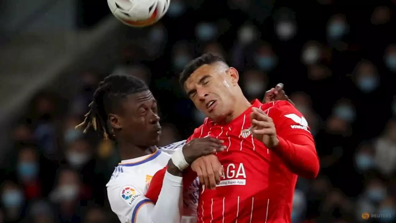 Aston Villa agree to sign defender Carlos from Sevilla