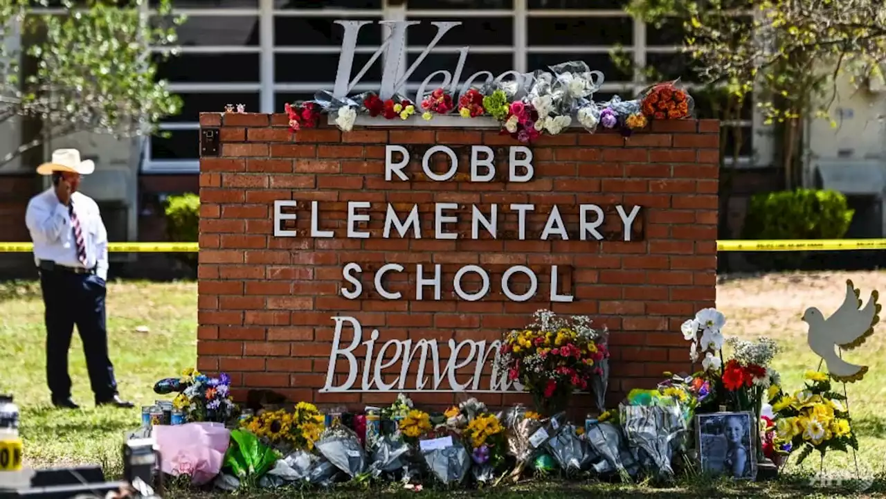 Texas shooting: Parents question 'late' police response