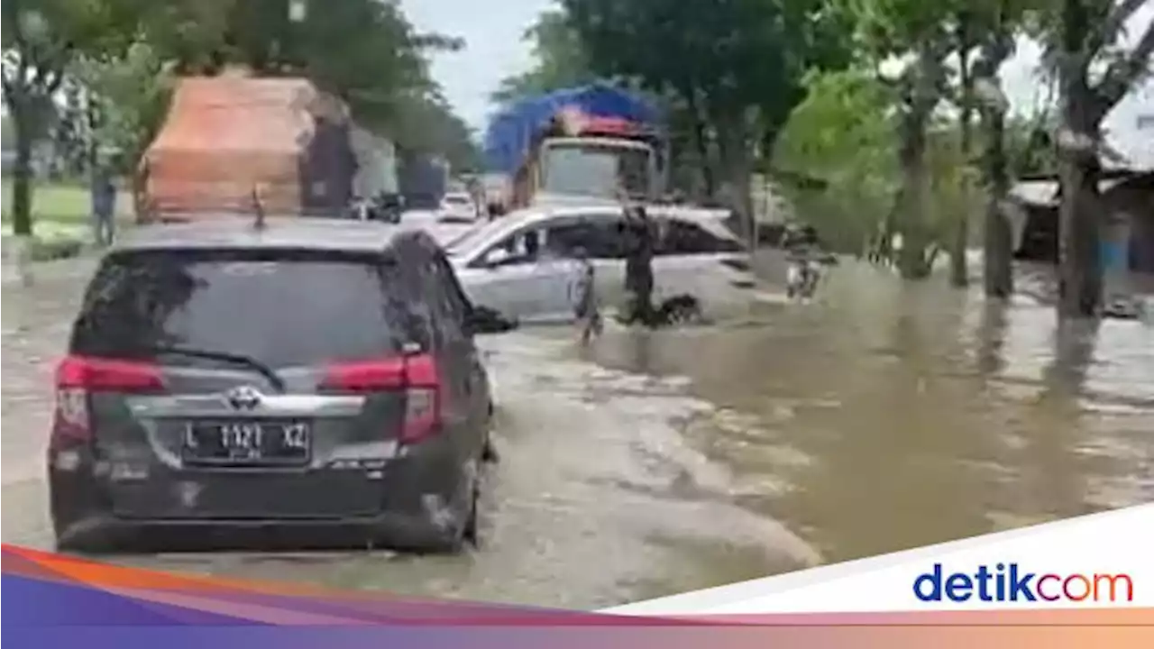 Jalur Probolinggo-Situbondo Padat Sejauh 3 KM Dampak Banjir