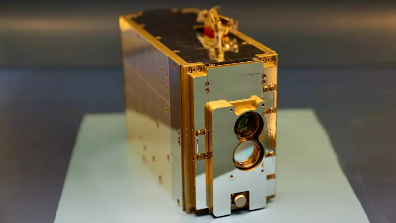 NASA Hopes Its Tissue Box-Sized Satellite Can Set a New Laser Speed Record