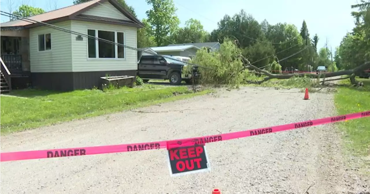 Cleanup efforts continue in Smiths Falls, four days after Ontario storm destruction - Kingston | Globalnews.ca