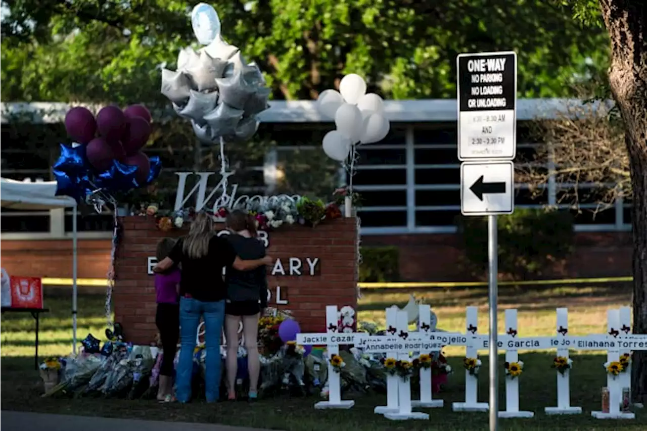 Police face questions over response to Texas school shooting