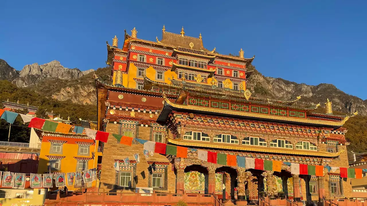 Walking into Shangri-La—a former Tibetan kingdom in southern China