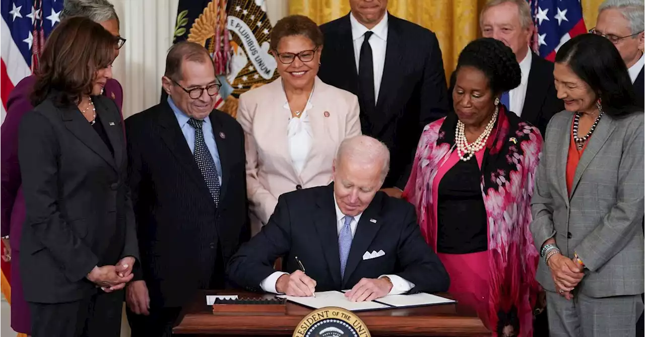 Biden signs police order on second anniversary of George Floyd's death