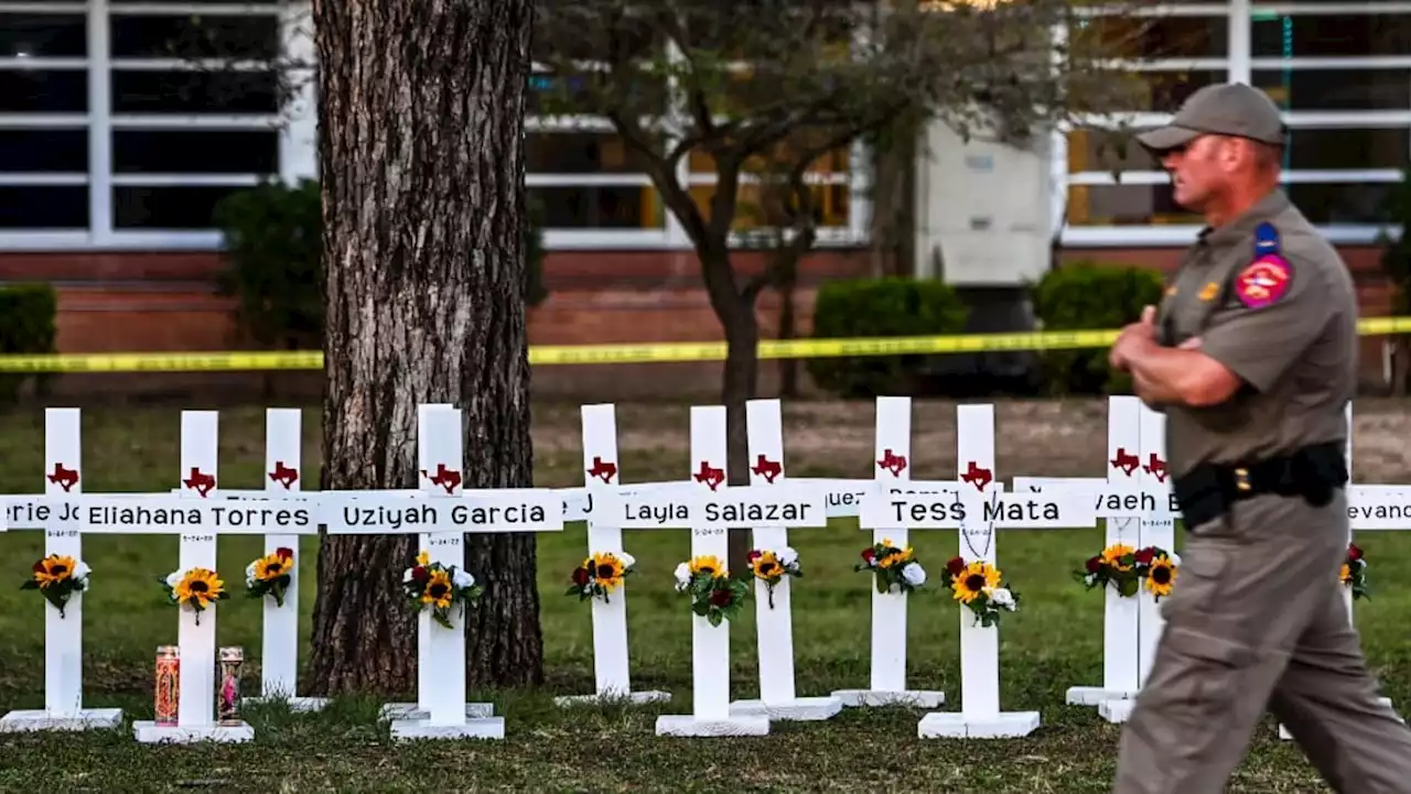 Texas school shooting: Parents question 'late' police response