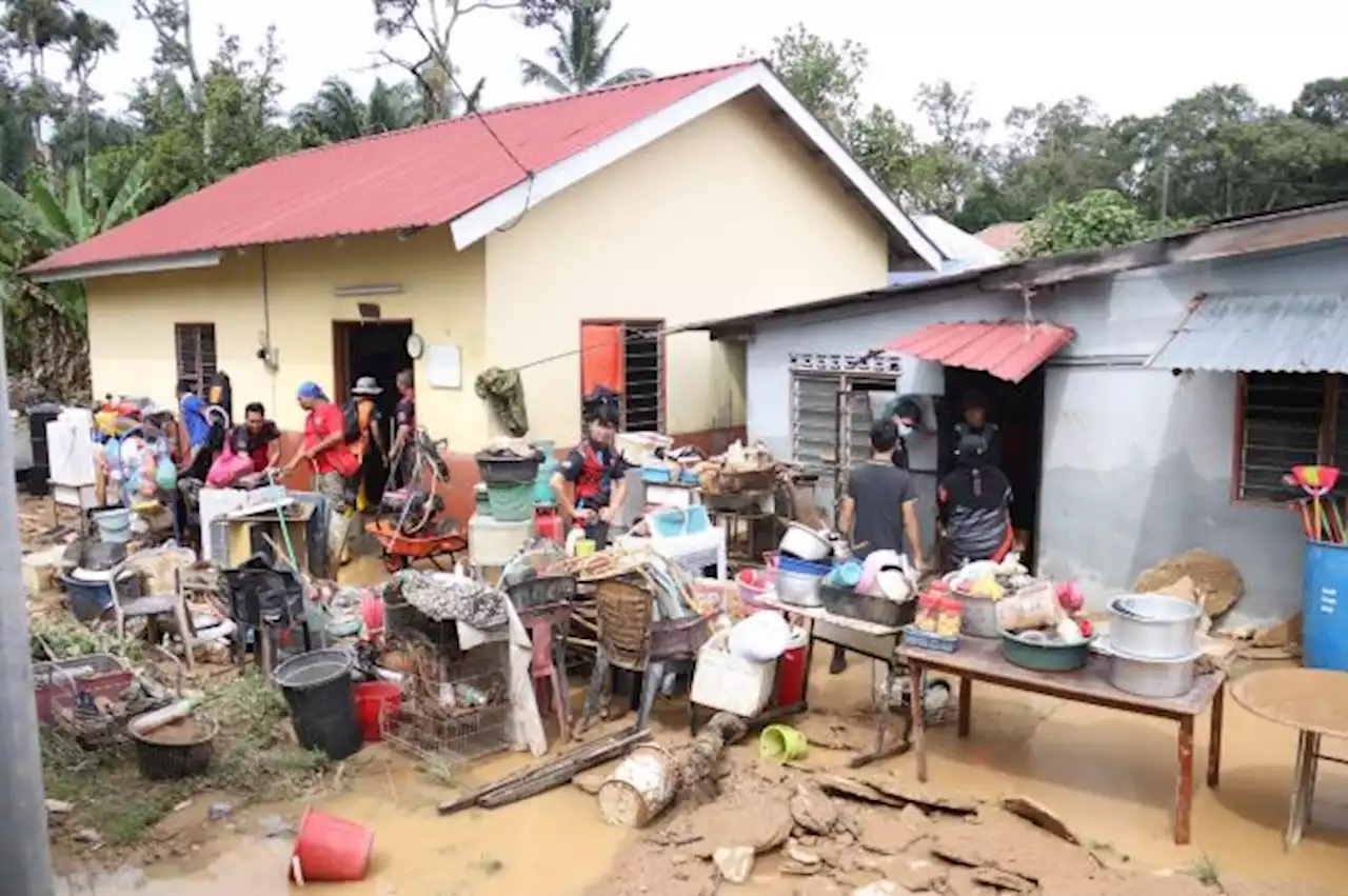 Banjir paling buruk di Felda Trolak