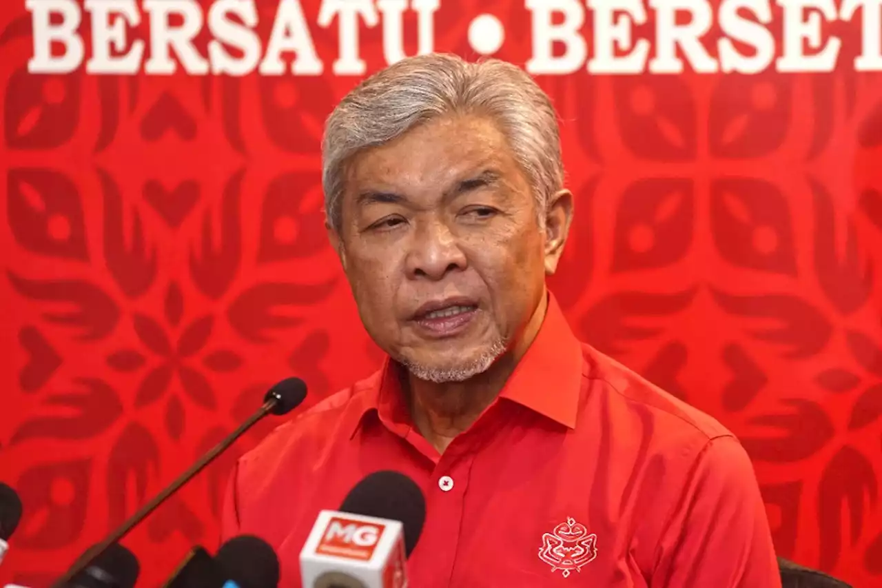 Zuraida lompat parti lagi: Ahmad Zahid gesa RUU Lompat Parti disegera