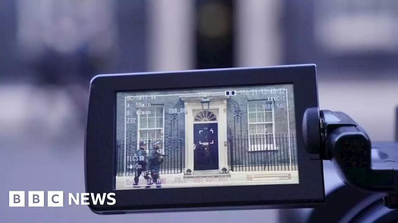 Sue Gray report: No 10 apologises for misleading journalists over Partygate