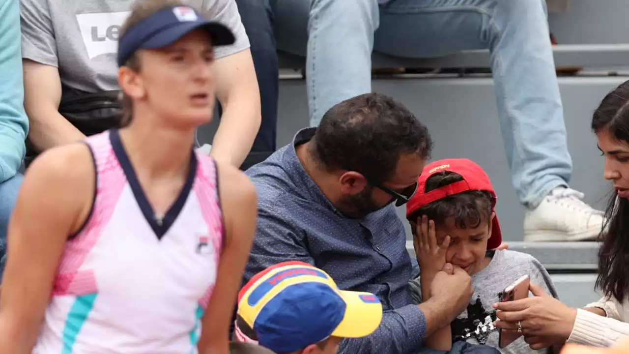 French Open: Unglaubliche Szenen! Tennis-Spielerin trifft Kind fast mit Schläger