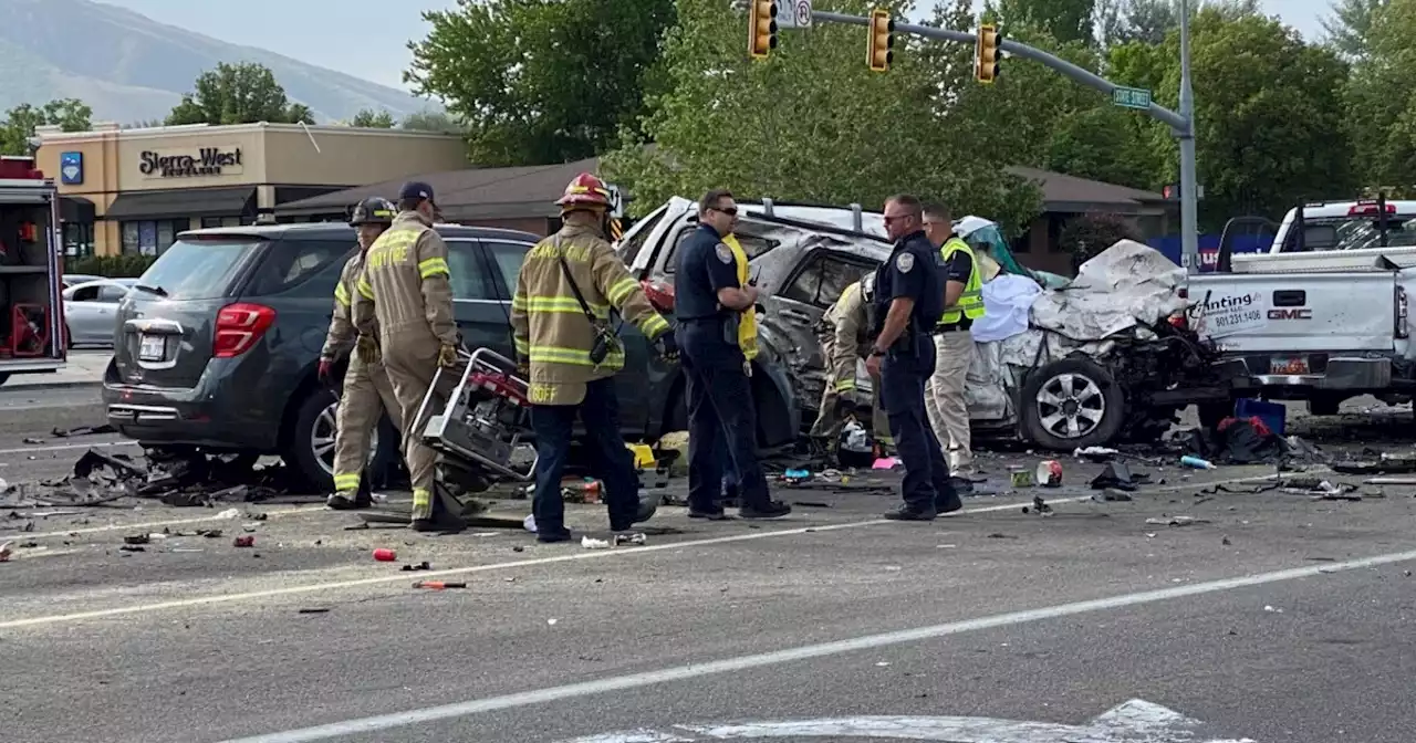 Fatal crash causes road shutdowns in Sandy