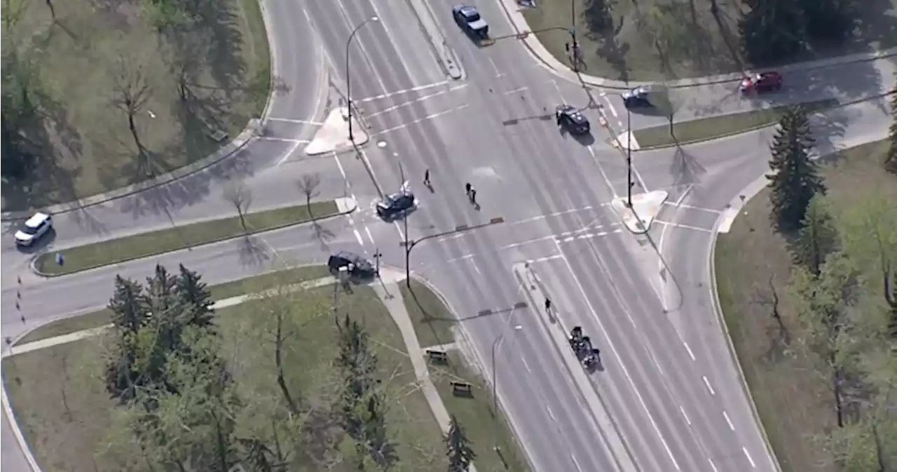 Cyclist taken to hospital after collision involving 2 vehicles in southeast Calgary - Calgary | Globalnews.ca