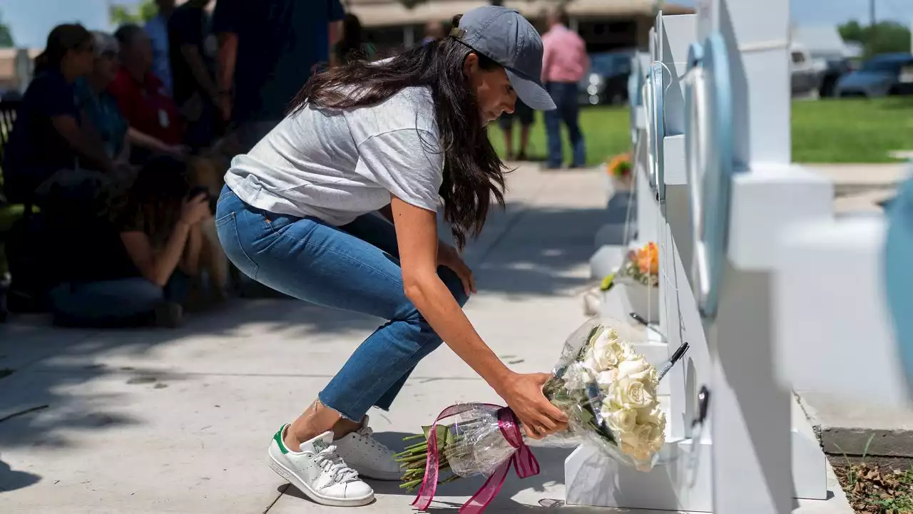 Meghan pays respect to Texas school shooting victims