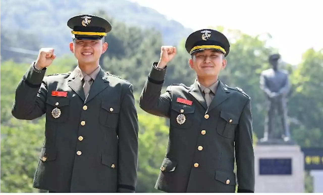 '병·부사관 거쳐 장교로'…해군·해병 사관후보생 363명 임관 | 연합뉴스