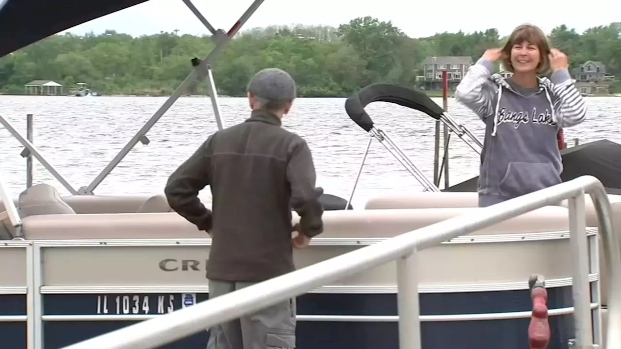 Boaters descend on Illinois' Chain O'Lakes, undeterred by high gas prices