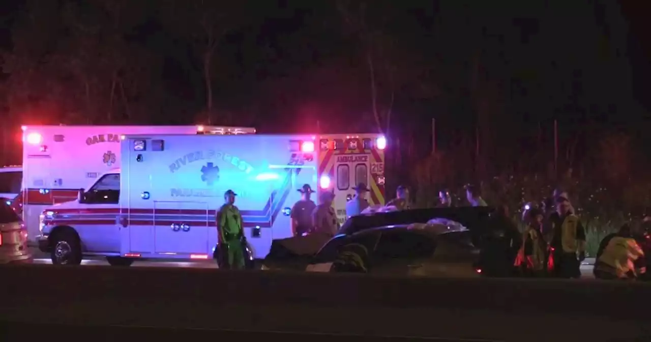 3 people injured after wrong way crash on Eisenhower Expressway