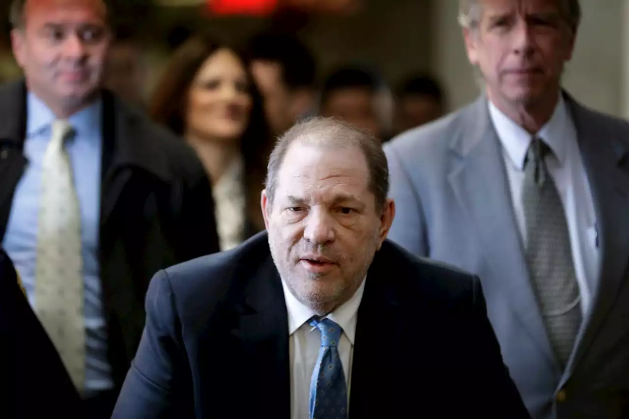 Amazon retire une 'fausse autobiographie' de Harvey Weinstein écrite par ses anciens co-détenus