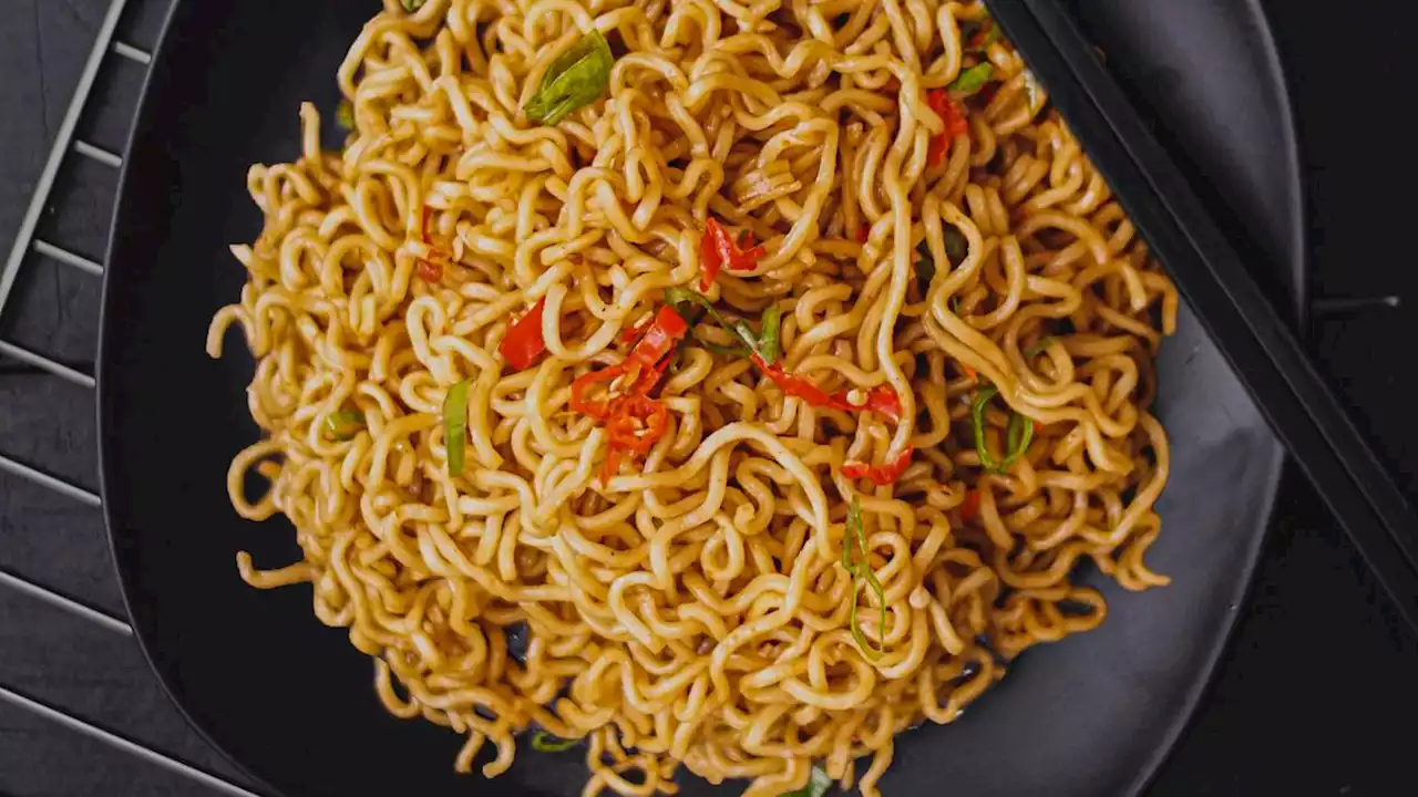 Seporsi Indomie Goreng Dijual Rp160 Ribu di Pasar Malam Kanada, Antrenya sampai Berjam-jam