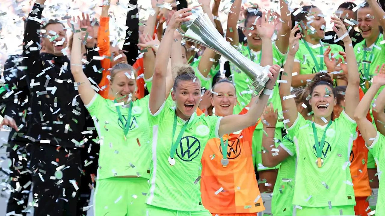 'Wunderschönes Gefühl': Seriensieger Wolfsburg holt Pokal