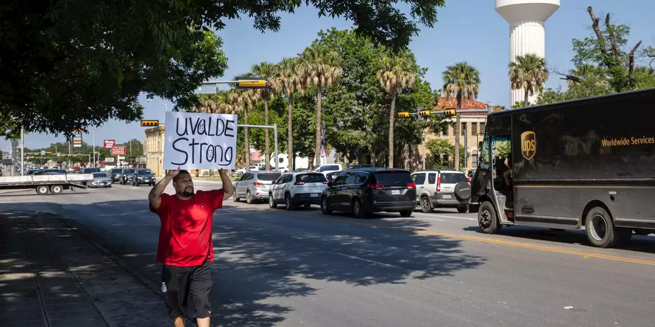 At Week’s End, Uvalde Mourns