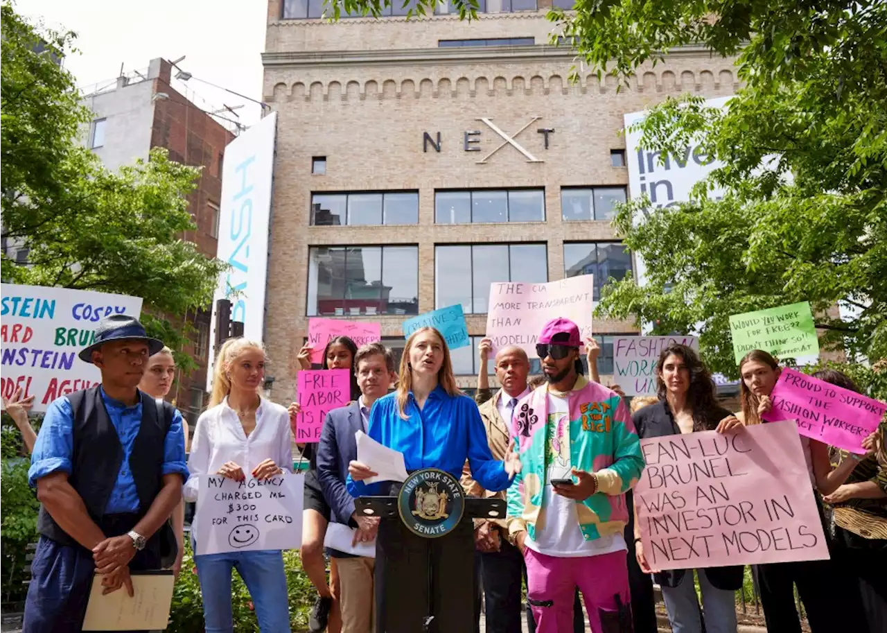 Amazon Union Leader Chris Smalls Leads Rally for Fashion Workers Act