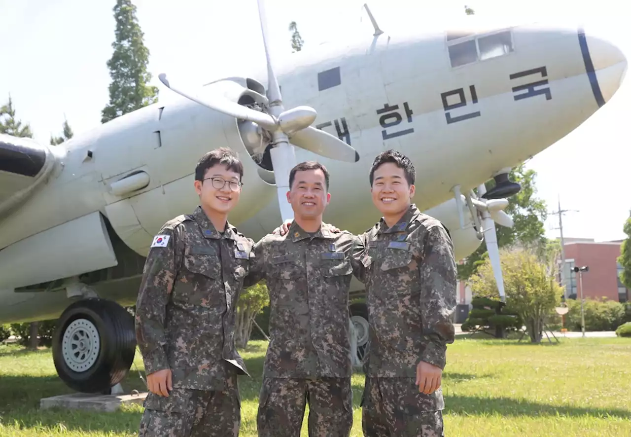 [휴먼n스토리] '집에선 가족, 일터에선 전우' 공군 삼부자 | 연합뉴스