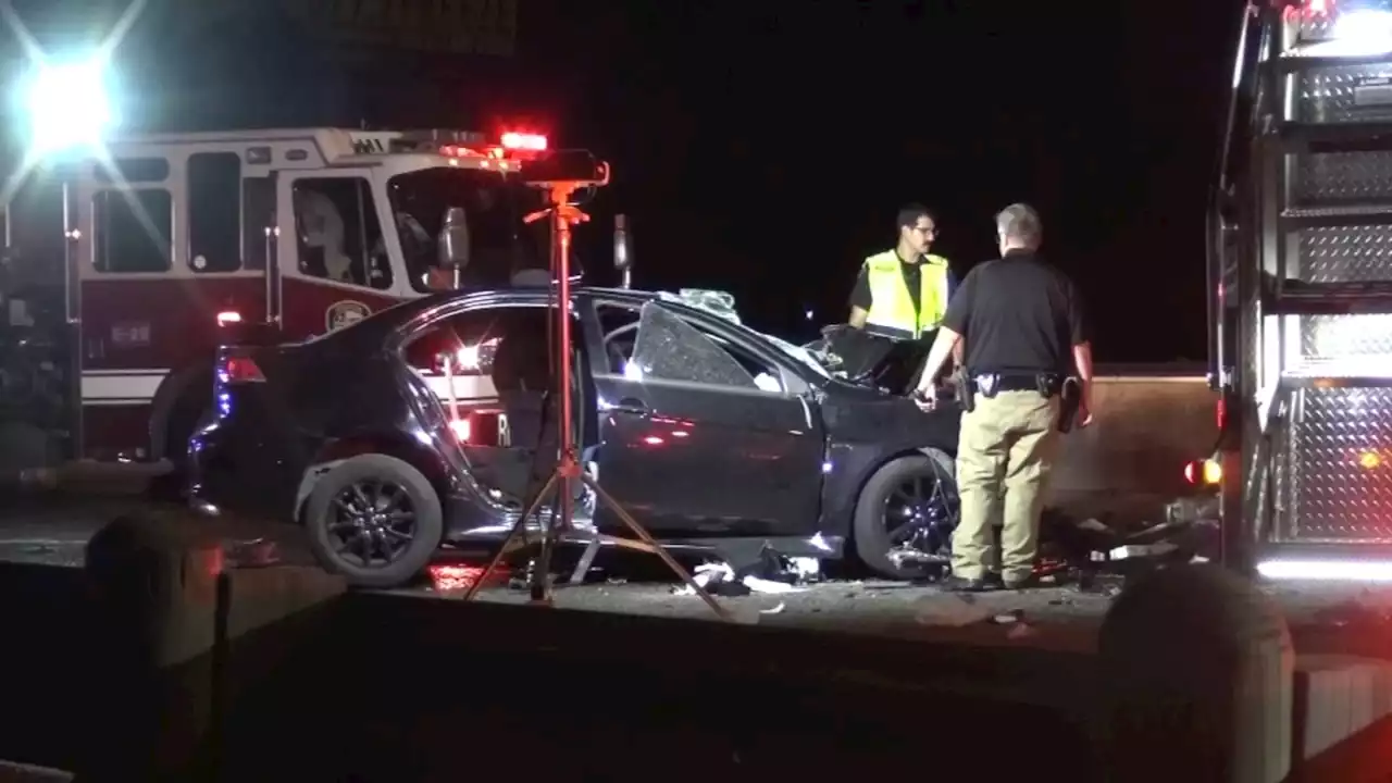 2 dead and at least 2 injured in wrong-way crash on Highway 225, Pasadena PD says