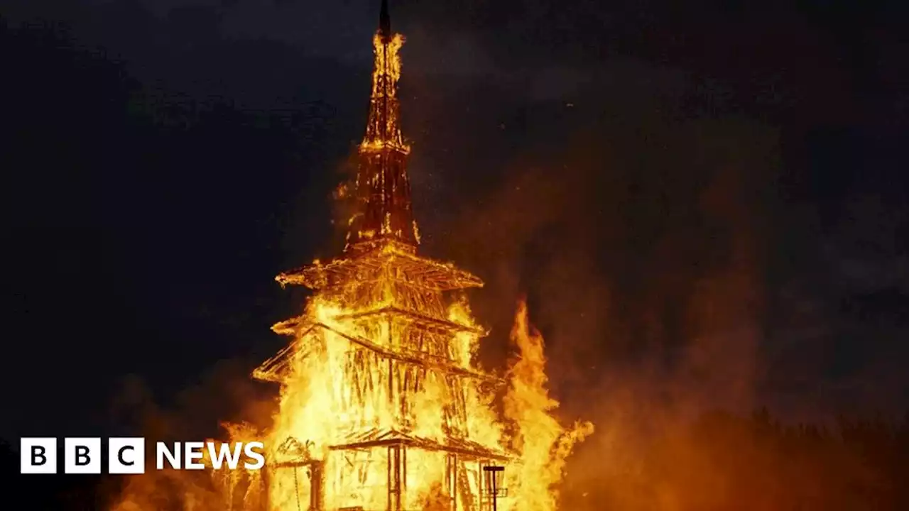 Sanctuary: Thousands gather to see Bedworth Covid memorial burned