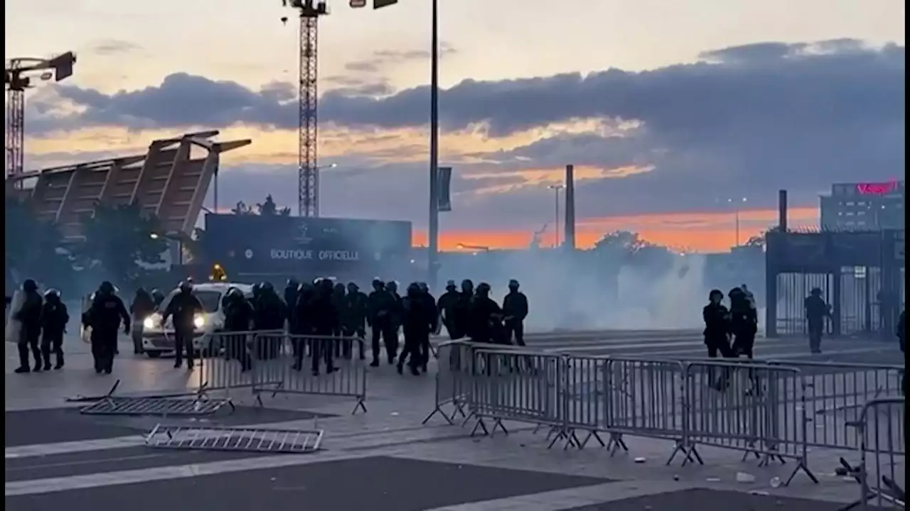 Das 'Fiasko' am Stade de France: Chaos und Tränengas vor Finale