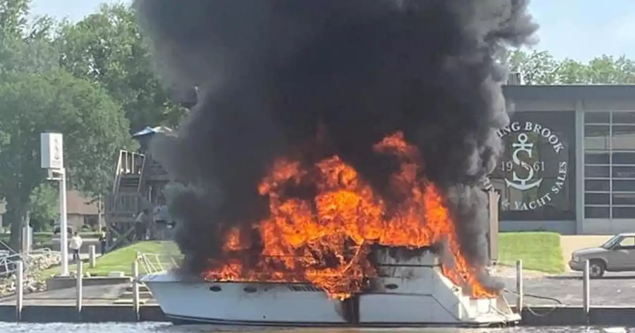 15 hospitalized in Seneca boat fire