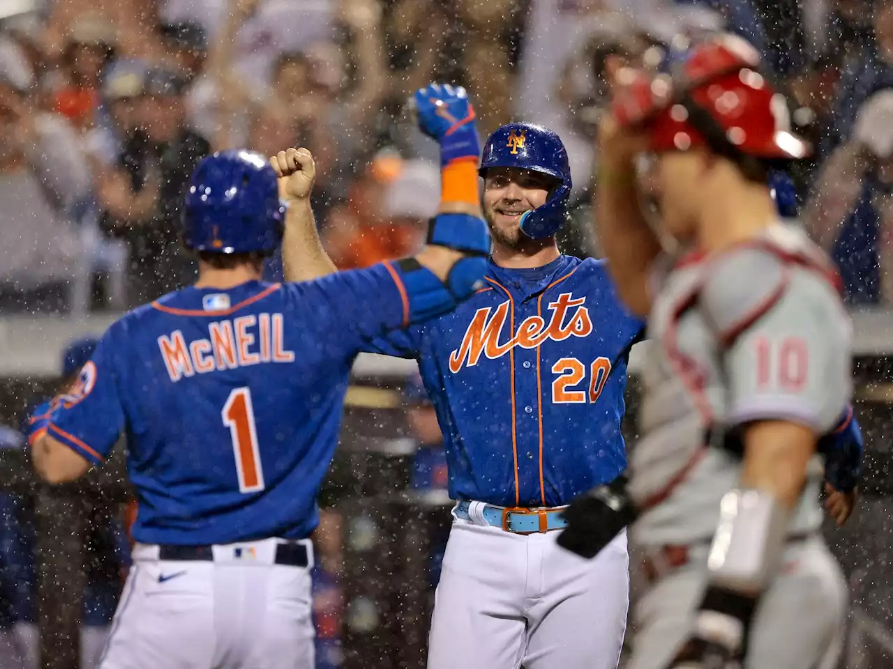 McNeil Homers, Lindor Piles Up RBIs As Mets Beat Phils 8-2