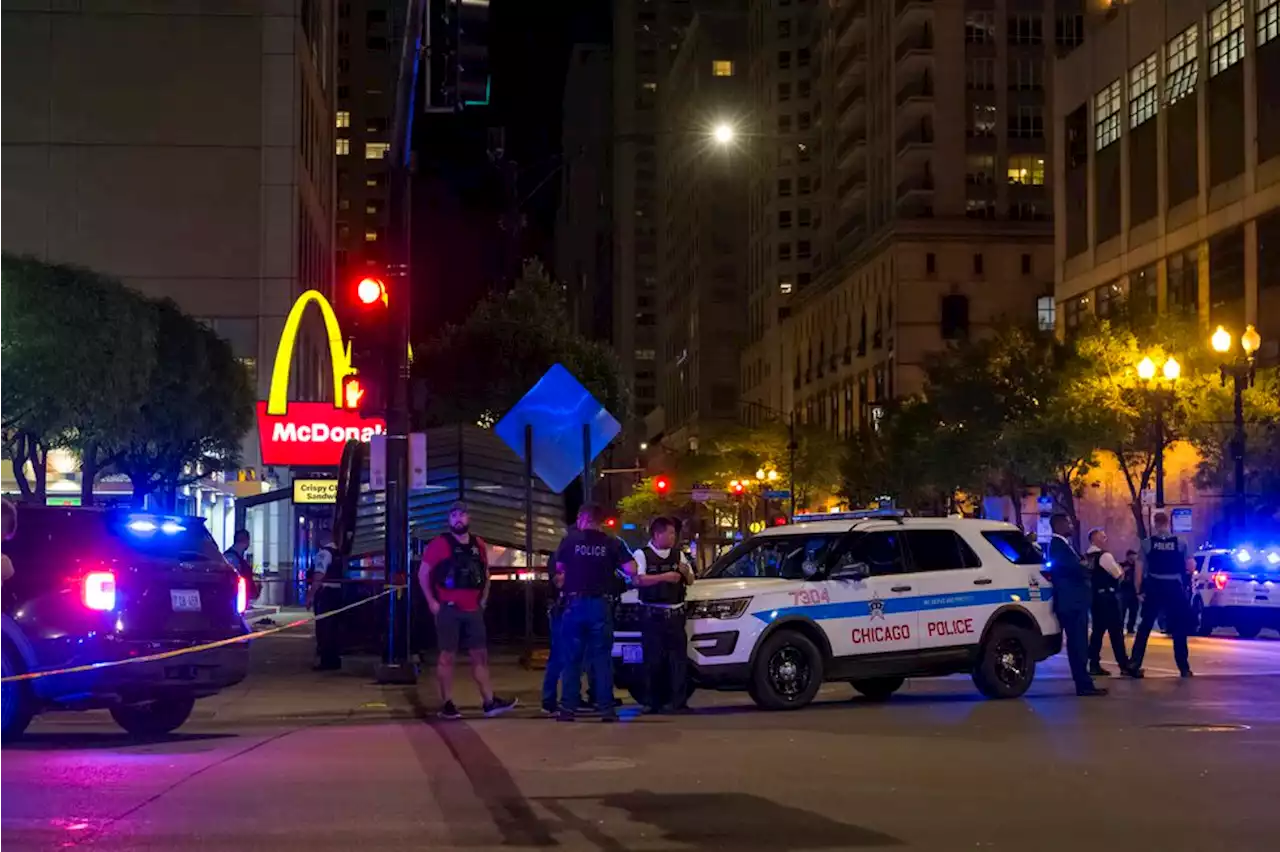 Police: 3 wounded, taken to hospital after Chicago shooting