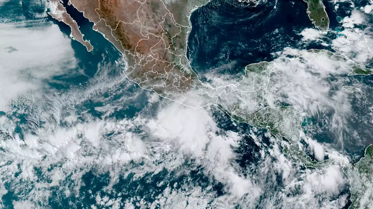 Hurricane Agatha heads for Mexico tourist towns