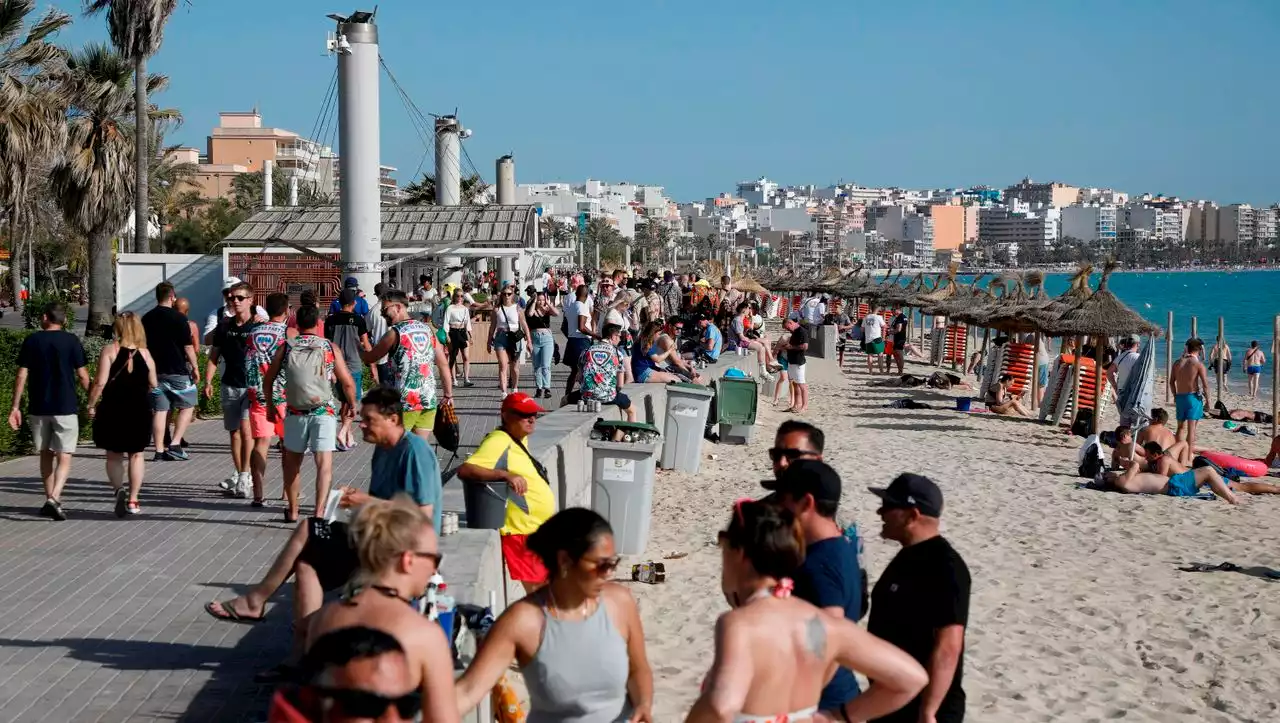 (S+) Feuer auf Mallorca: Die Rückkehr der Problemtouristen