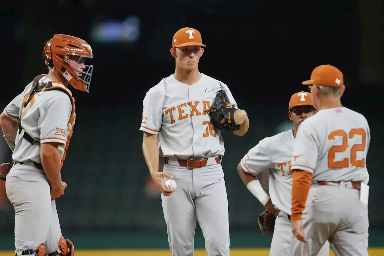 Oklahoma St. beats Texas to stay alive in Big 12 tourney