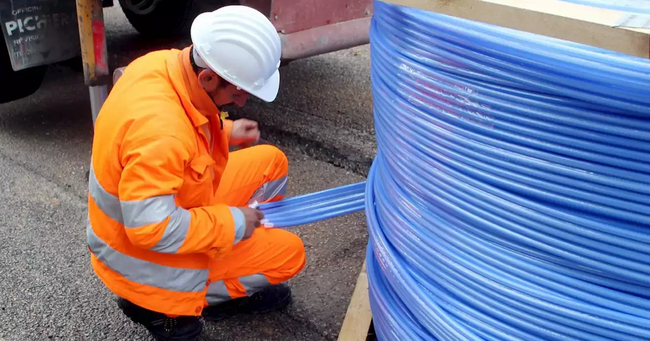 Banda larga, rete unica a un passo dall'accordo per la fusione tra l'infrastruttura di Enel e quella di Tim. Valore stimato 25 miliardi - Il Fatto Quotidiano