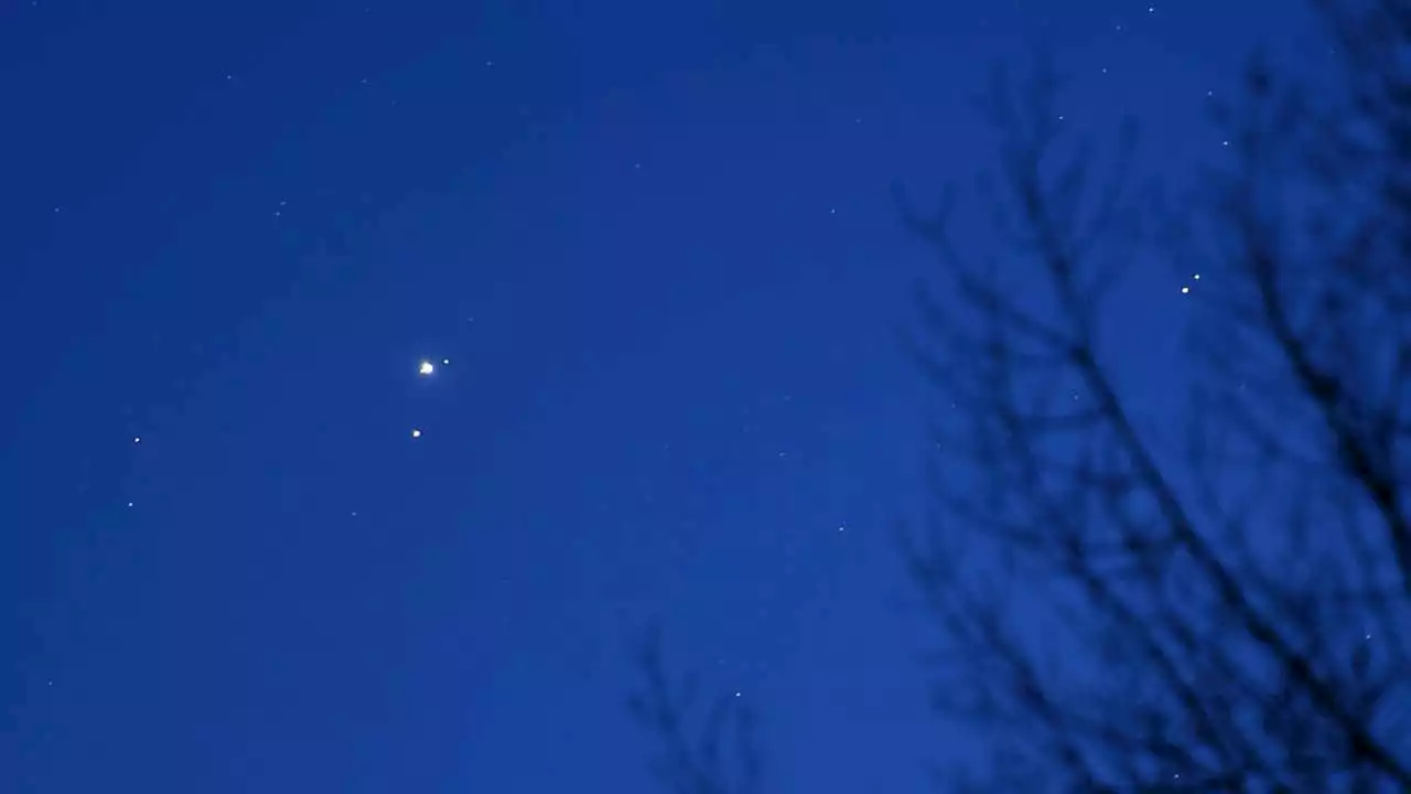 Mars-Jupiter conjunction: See not 1, but 2 planets in the night sky this weekend